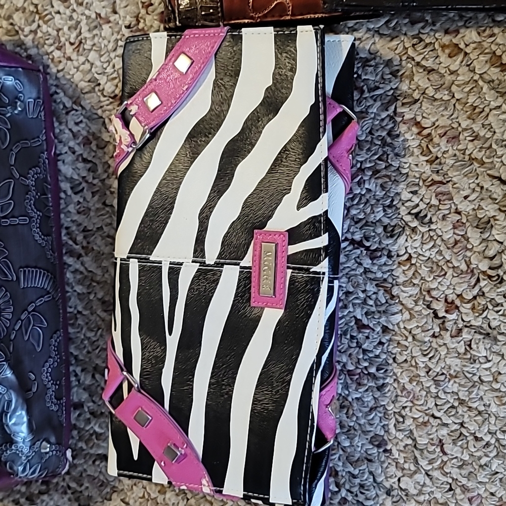 Miche And Shells - image 4